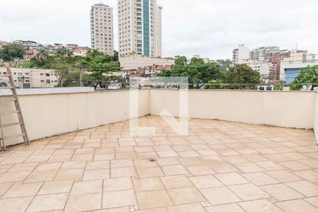 Casa à venda com 184m², 5 quartos e 3 vagas Casa à venda com 184m², 5 quartos e 3 vagasTerraço