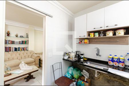 Casa à venda com 184m², 5 quartos e 3 vagas Casa à venda com 184m², 5 quartos e 3 vagasCozinha