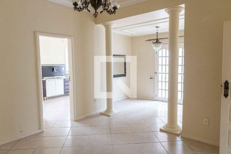 Casa à venda com 184m², 5 quartos e 3 vagas Casa à venda com 184m², 5 quartos e 3 vagasSala 2