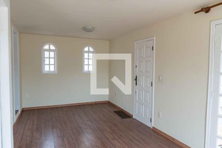 Casa à venda com 184m², 5 quartos e 3 vagas Casa à venda com 184m², 5 quartos e 3 vagasSala 3