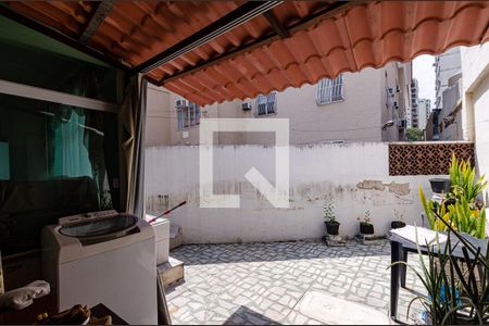 Casa à venda com 184m², 5 quartos e 3 vagas Casa à venda com 184m², 5 quartos e 3 vagasCasa anexo