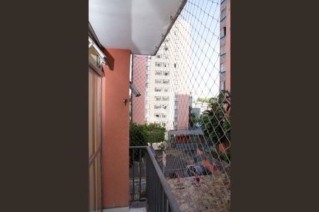 Varanda Sala de apartamento à venda com 2 quartos, 56m² em Vila Marques, Diadema
