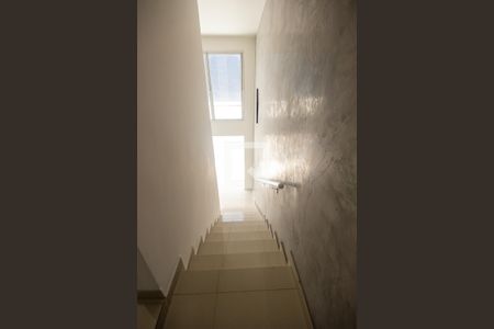 Casa para alugar com 180m², 3 quartos e 2 vagasEscada