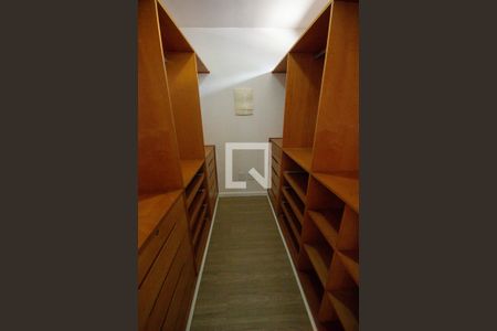 Quarto de casa à venda com 3 quartos, 180m² em Jardim Luanda, São Paulo