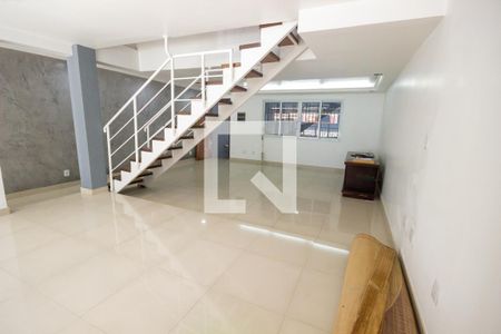 Sala de casa à venda com 3 quartos, 180m² em Jardim Luanda, São Paulo