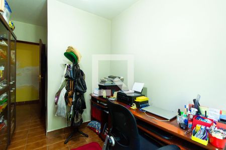 Casa à venda com 205m², 5 quartos e 2 vagasQuarto 4