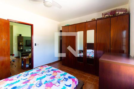 Casa à venda com 205m², 5 quartos e 2 vagasSuíte