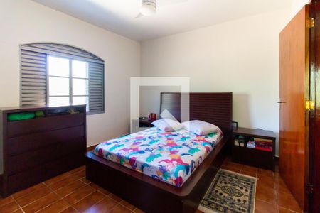 Casa à venda com 205m², 5 quartos e 2 vagasSuíte