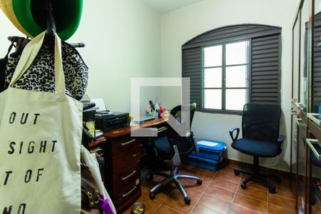 Casa à venda com 205m², 5 quartos e 2 vagasQuarto 4