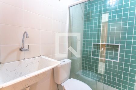 Banheiro social de kitnet/studio para alugar com 1 quarto, 25m² em Vila Florida, São Bernardo do Campo