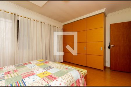 Casa à venda com 245m², 5 quartos e 5 vagasSuíte Master