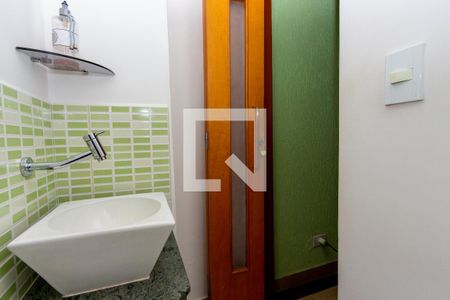 Casa à venda com 245m², 5 quartos e 5 vagasLavabo