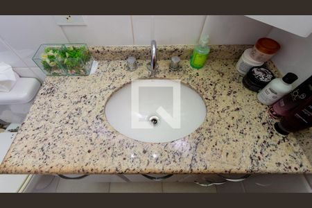 Casa à venda com 245m², 5 quartos e 5 vagasDetalhe - Banheiro da Suíte 1