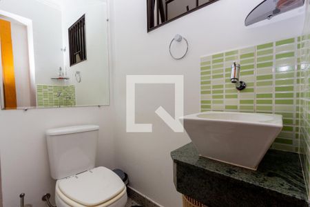 Casa à venda com 245m², 5 quartos e 5 vagasLavabo