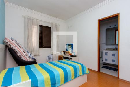 Casa à venda com 245m², 5 quartos e 5 vagasSuíte 2