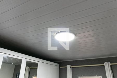 Casa à venda com 210m², 6 quartos e 3 vagasQuarto 2 - Detalhe