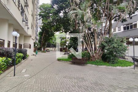 Apartamento à venda com 70m², 2 quartos e sem vagaÁrea Comum - Playground