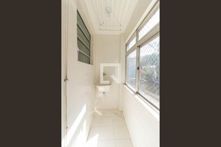 Apartamento à venda com 74m², 2 quartos e sem vaga Apartamento à venda com 74m², 2 quartos e sem vagaLavanderia