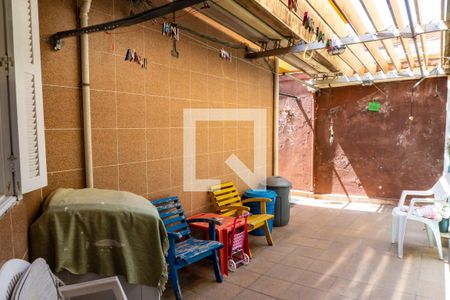 Casa à venda com 250m², 3 quartos e 3 vagasQuintal