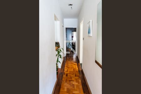 Casa à venda com 250m², 3 quartos e 3 vagasCorredor