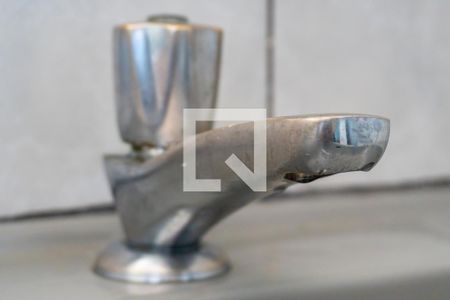 Casa à venda com 250m², 3 quartos e 3 vagasBanheiro da Suíte 2 - Torneira