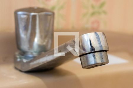 Casa à venda com 250m², 3 quartos e 3 vagasBanheiro da Suíte 1 - Torneira