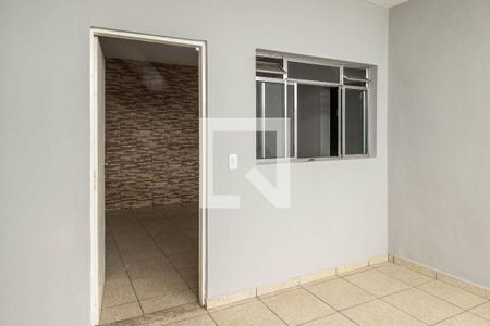 Casa à venda com 70m², 2 quartos e sem vagaQuintal