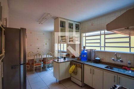 Casa para alugar com 150m², 3 quartos e 2 vagas Casa para alugar com 150m², 3 quartos e 2 vagasCozinha