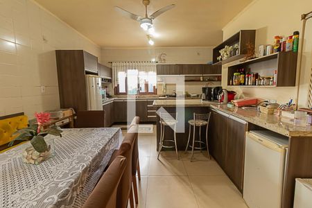 Casa à venda com 235m², 4 quartos e 2 vagasCozinha