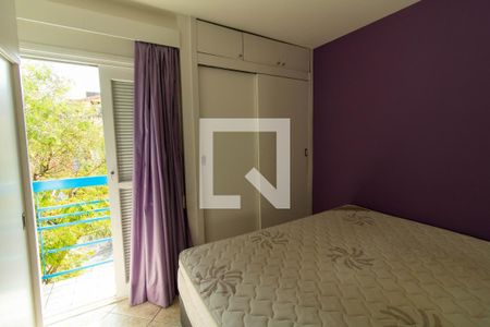 Suíte de casa de condomínio para alugar com 2 quartos, 90m² em Jardim Barbacena, Cotia