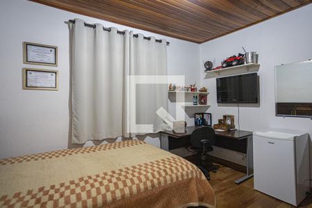 Casa à venda com 237m², 5 quartos e 3 vagas Casa à venda com 237m², 5 quartos e 3 vagasQuarto 3