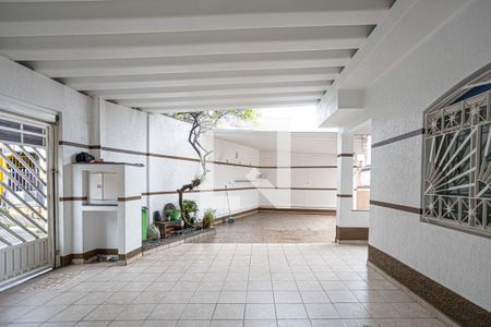 Casa à venda com 237m², 5 quartos e 3 vagas Casa à venda com 237m², 5 quartos e 3 vagasGaragem