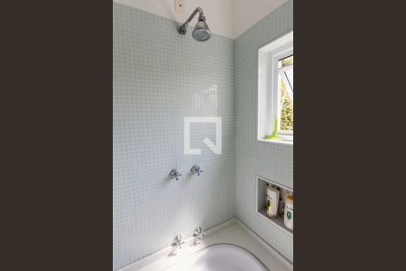 Casa à venda com 350m², 3 quartos e 6 vagasBanheiro 1 Chuveiro