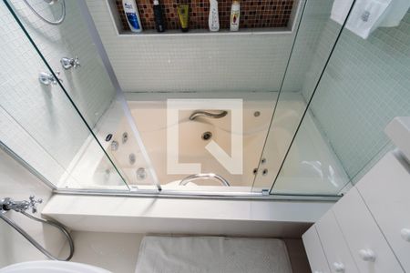 Casa à venda com 350m², 3 quartos e 6 vagasBanheiro da Suíte 3 Banheira