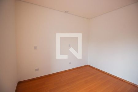 Suíte de casa para alugar com 3 quartos, 125m² em Jardim Mirna, Taboão da Serra