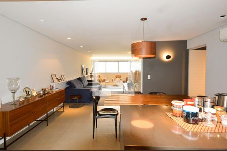 Apartamento à venda com 120m², 2 quartos e 1 vaga Apartamento à venda com 120m², 2 quartos e 1 vagaSala