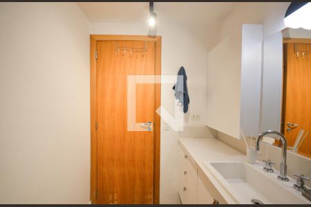 Apartamento à venda com 120m², 2 quartos e 1 vaga Apartamento à venda com 120m², 2 quartos e 1 vagaBanheiro