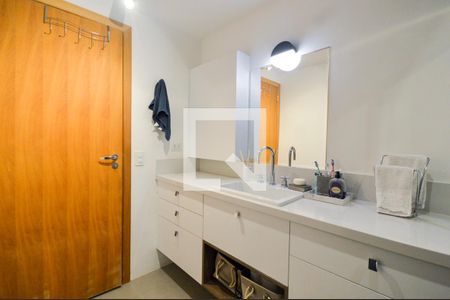 Apartamento à venda com 120m², 2 quartos e 1 vaga Apartamento à venda com 120m², 2 quartos e 1 vagaBanheiro