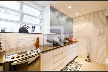 Apartamento à venda com 120m², 2 quartos e 1 vaga Apartamento à venda com 120m², 2 quartos e 1 vagaCozinha