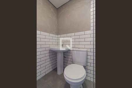 Banheiro de apartamento para alugar com 1 quarto, 40m² em Tingui, Curitiba