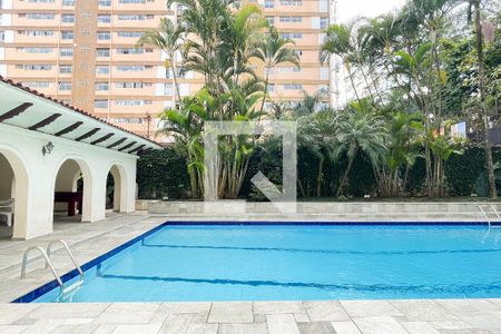 Apartamento à venda com 143m², 3 quartos e 1 vaga Apartamento à venda com 143m², 3 quartos e 1 vagaPiscina