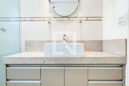 Apartamento à venda com 143m², 3 quartos e 1 vaga Apartamento à venda com 143m², 3 quartos e 1 vagaBanheiro social