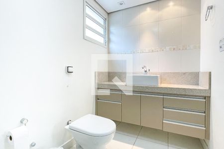 Apartamento à venda com 143m², 3 quartos e 1 vaga Apartamento à venda com 143m², 3 quartos e 1 vagaSuíte - banheiro