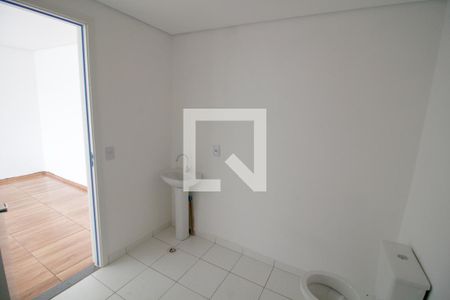 Banheiro de kitnet/studio à venda com 1 quarto, 25m² em Vila Granada, São Paulo