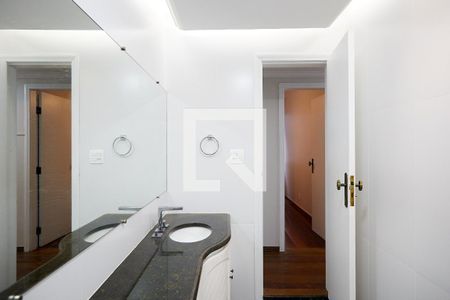 Apartamento para alugar com 200m², 4 quartos e 2 vagasBanheiro