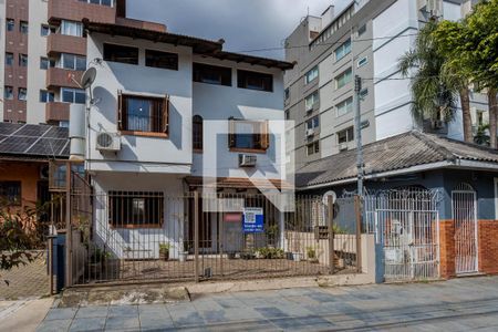 Casa à venda com 158m², 3 quartos e 2 vagasFachada
