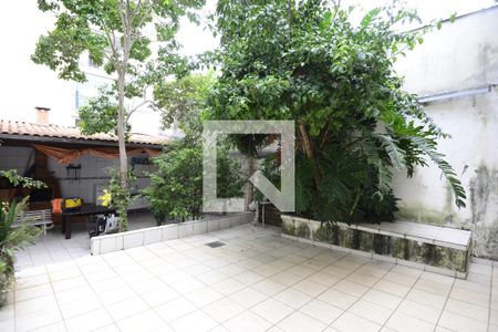 Casa à venda com 270m², 3 quartos e 2 vagasQuintal