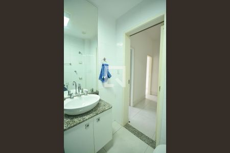 Apartamento para alugar com 70m², 3 quartos e sem vagaBanheiro