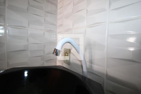 Banheiro de kitnet/studio para alugar com 1 quarto, 25m² em Parque das Universidades, Campinas