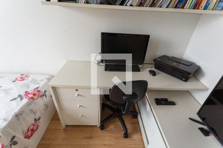 Apartamento para alugar com 74m², 3 quartos e 1 vagaMesa de Escritório do Quarto 2